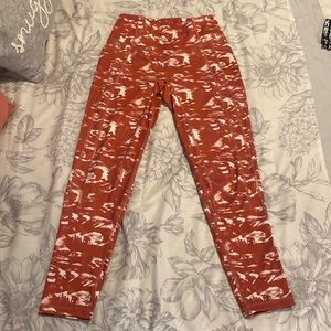 TYC-Til You Collapse Effortless Heart Booty Leggings - Mosaic